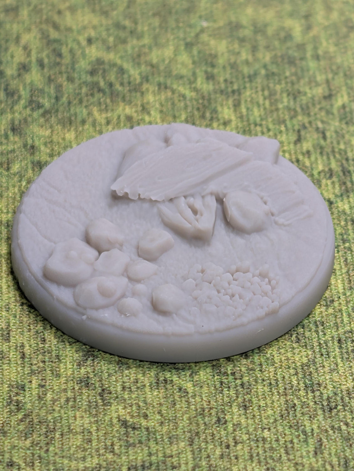 Asgard Rising Scenic Sand Shore Round Miniature Bases | Resin Wargaming Terrain (25-32mm)